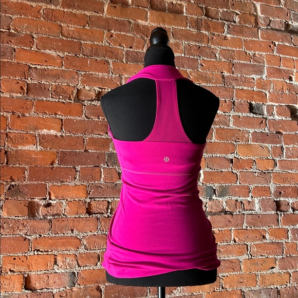 🇨🇦 🍋 Lululemon Tank (Built in bra) 🍋 - Picture 2 of 2